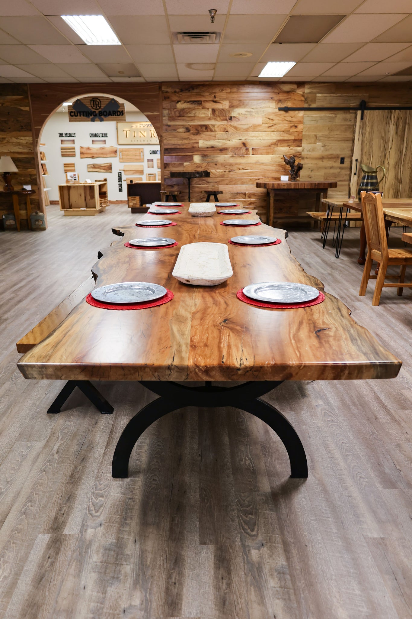 17' Sycamore Table