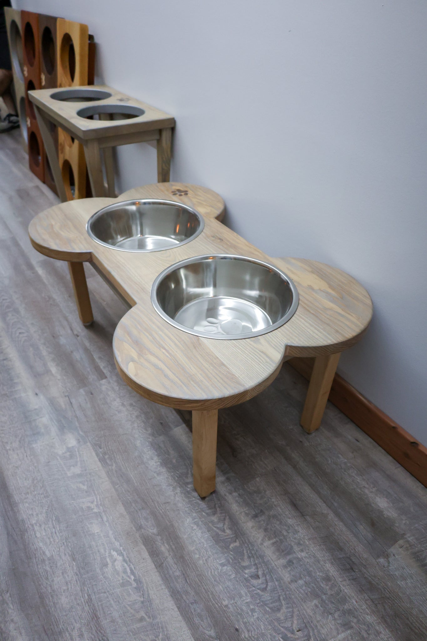 White Oak Dog Feeding Station